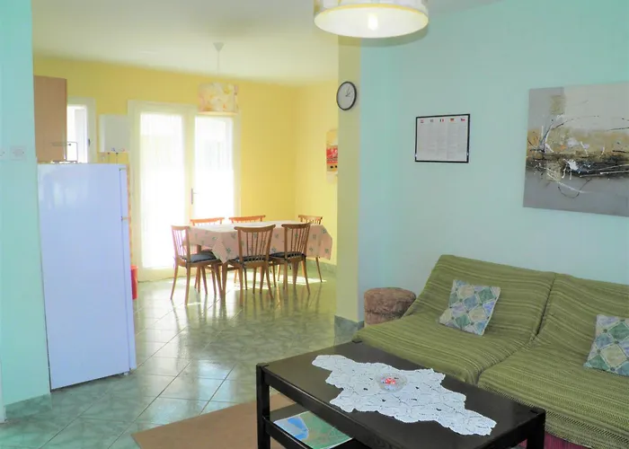 Apartment With Parking Space Baska, Krk - 22662 Baska (Krk)