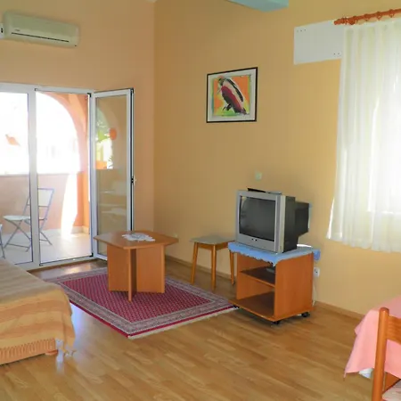 Apartman With Parking Space Baska, Krk - 22662 *